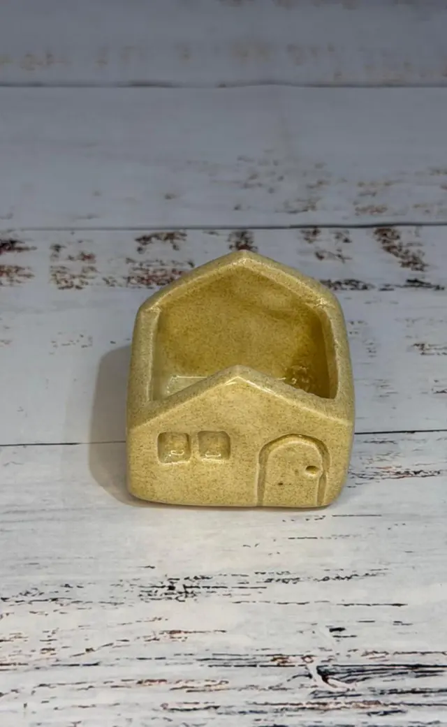 Maceta de cerámica diseño casita
