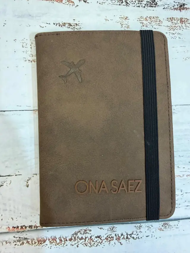 Porta pasaporte