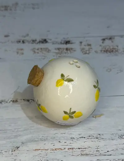 Salero de cerámica con diseño de limón