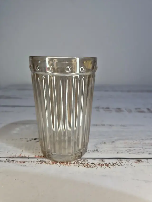 Vaso de vidrio labrado
